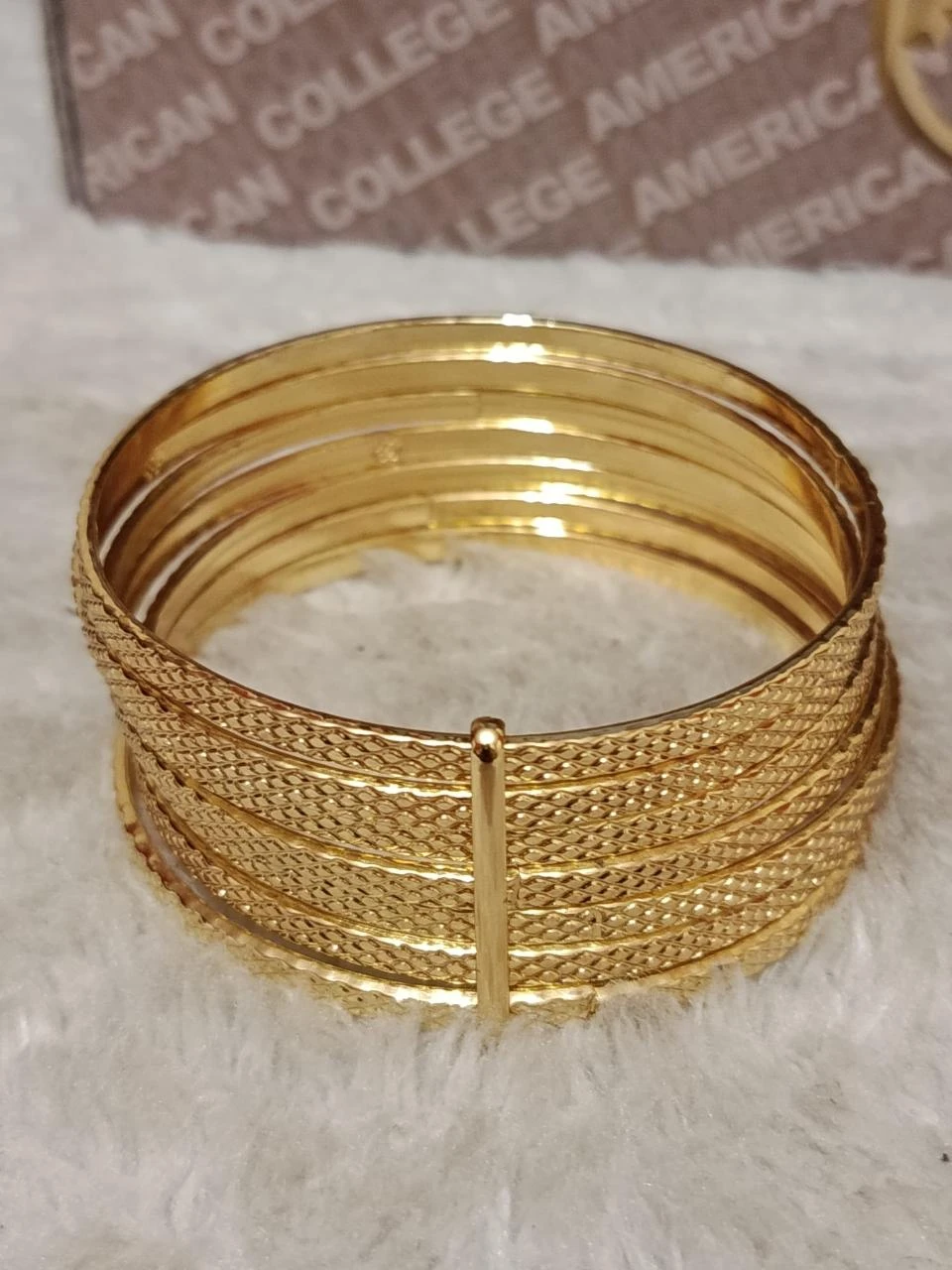 Set of 7 multi-row solid gold plaque bangles with hallmark – photo 3